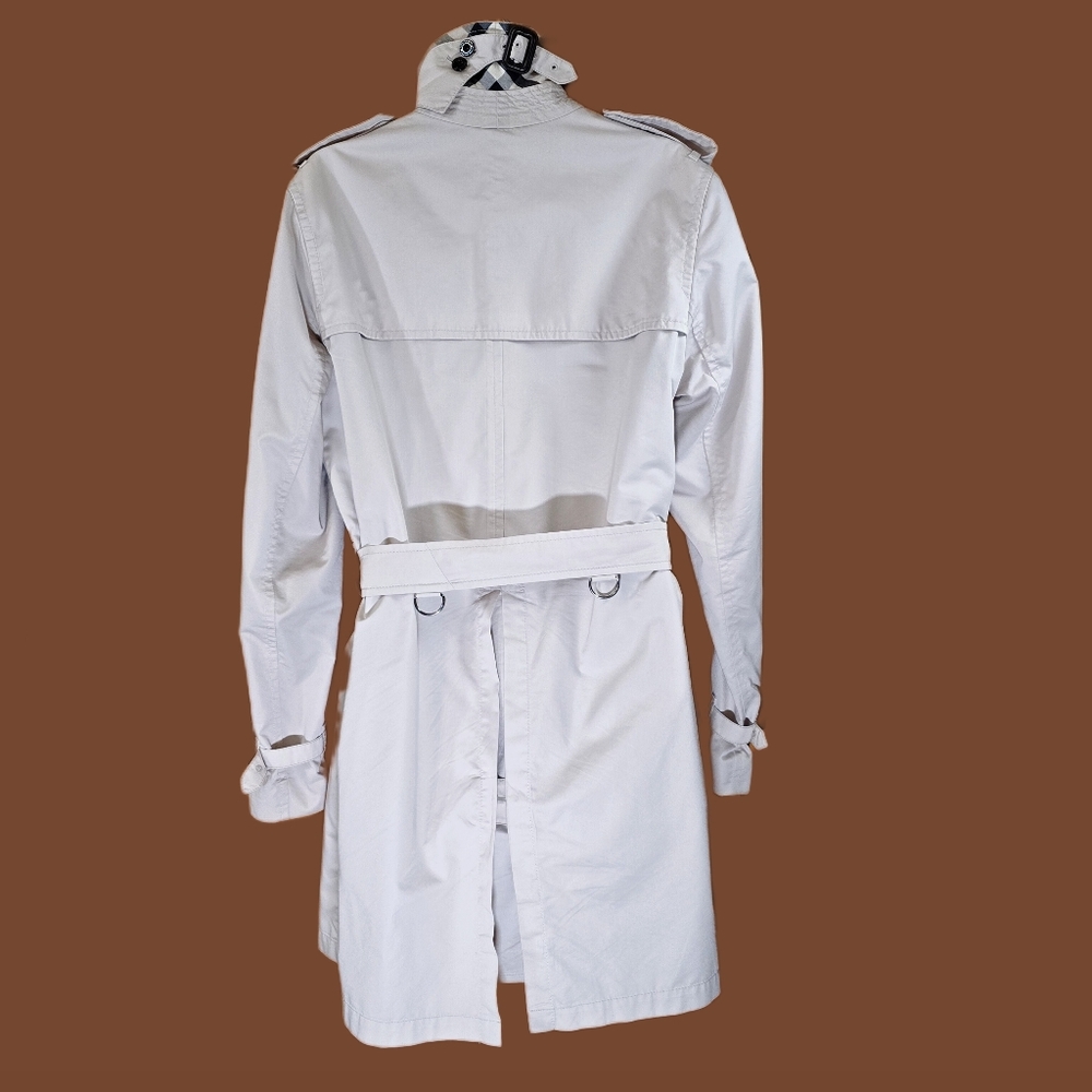 〽️ Vintage Burberry London | Classic Full-Length Trench Coat 〽️ - Picture 11 of 16